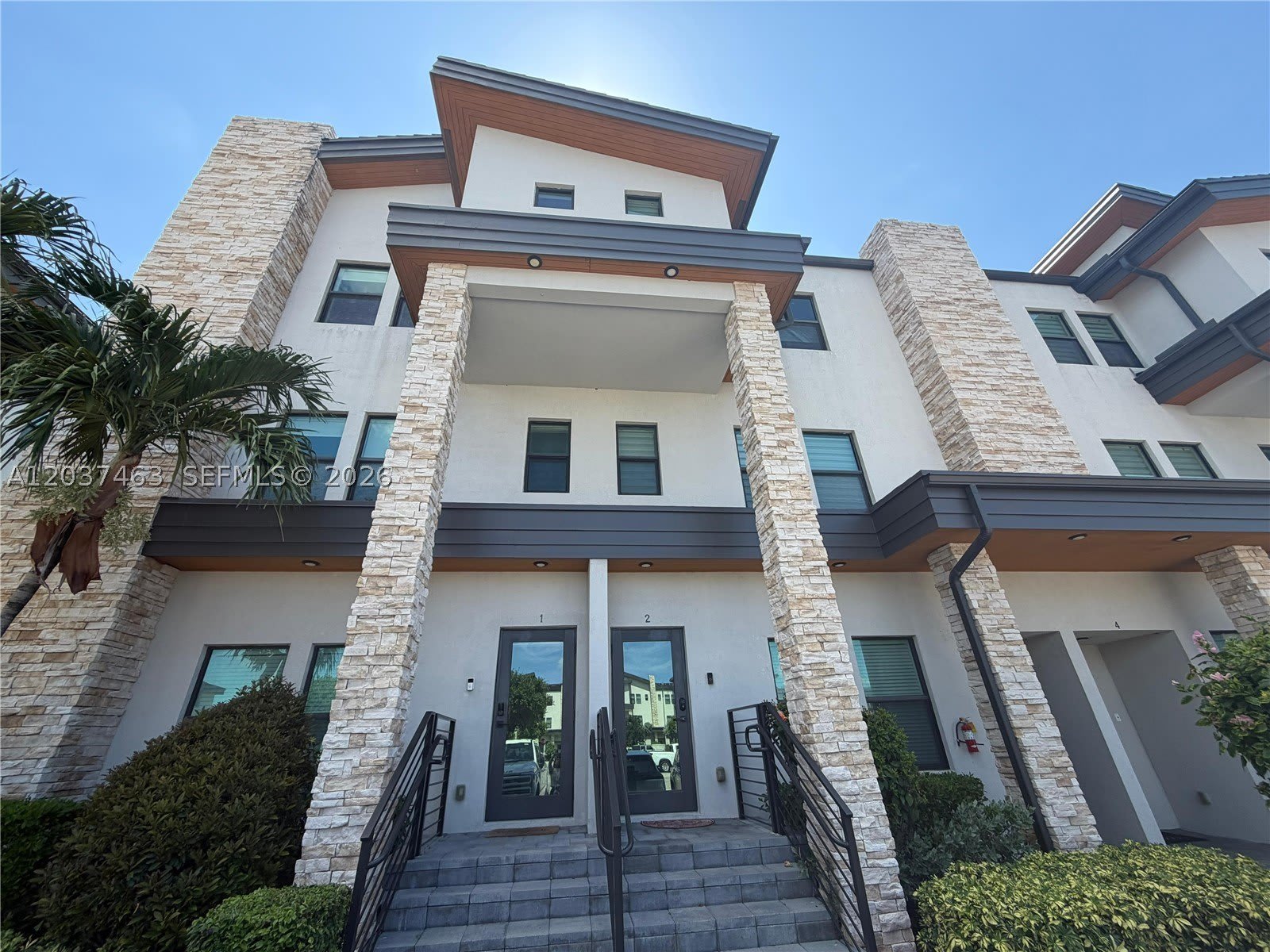 10467 NW 82nd St – photo 1