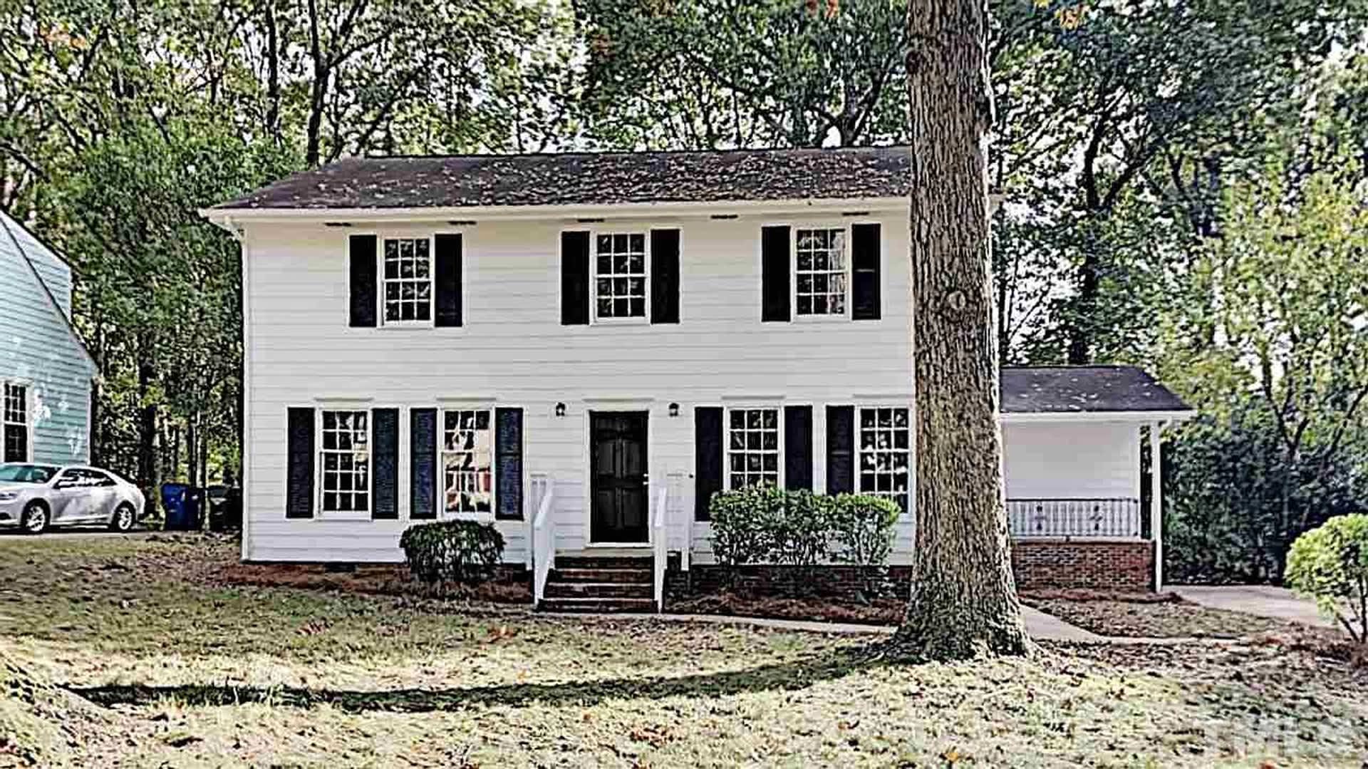 Room in 4 Bedroom Home at 216 Woods Ream Dr – photo 1