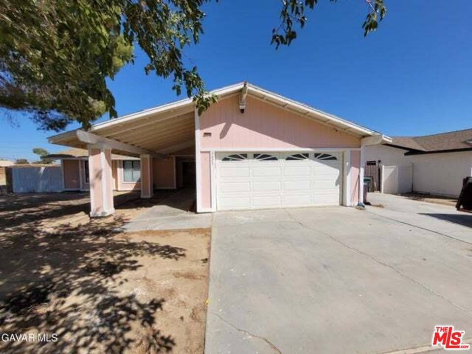 9825 Sally Ave – photo 1