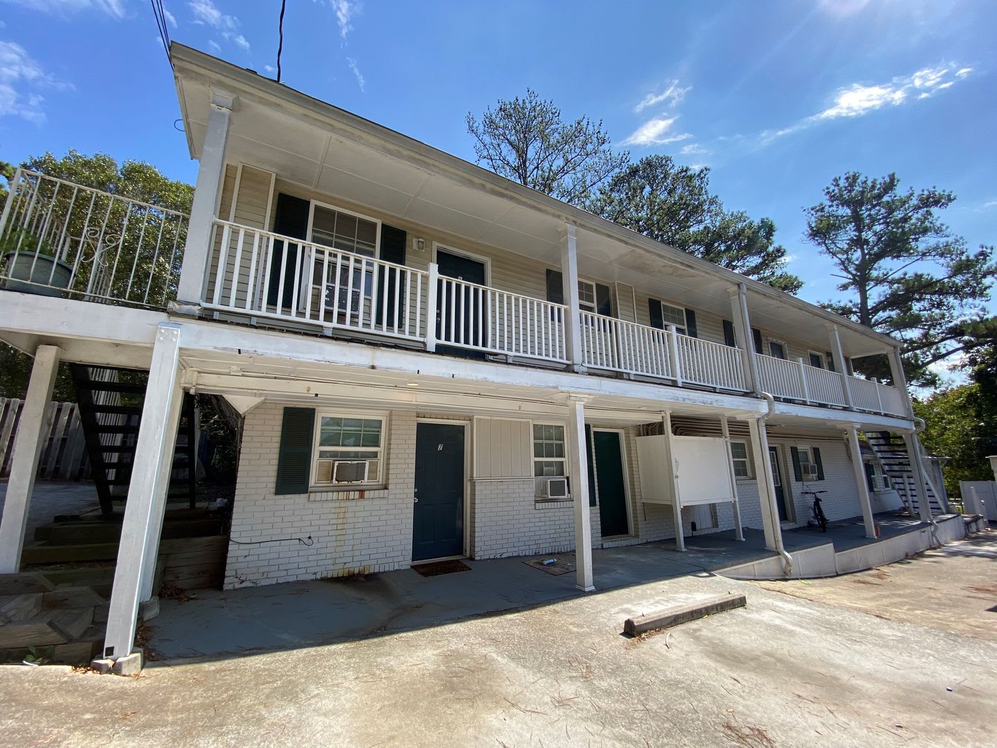 Renovated 2 Bedroom First Floor Apartment- Minutes Away From Downtown Lawrenceville! – photo 1 of 6