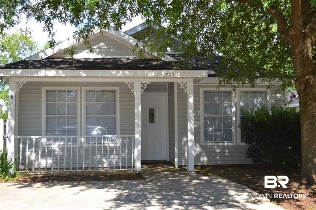 706 N Crystal Wells Court – photo 1 of 38