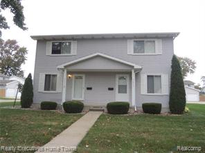 2622 Maple Street – photo 1 of 9