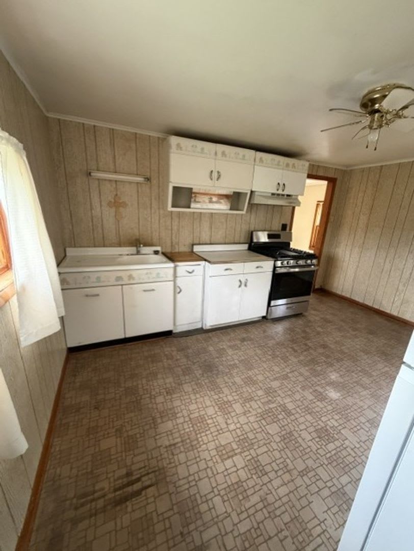 394 S Main St Gloversville Ny 12078 – photo 1 of 6