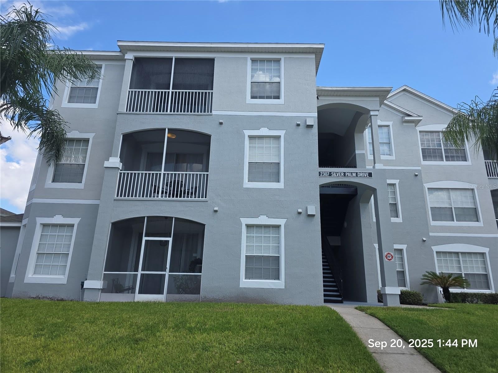 2307 SILVER PALM DR – photo 1