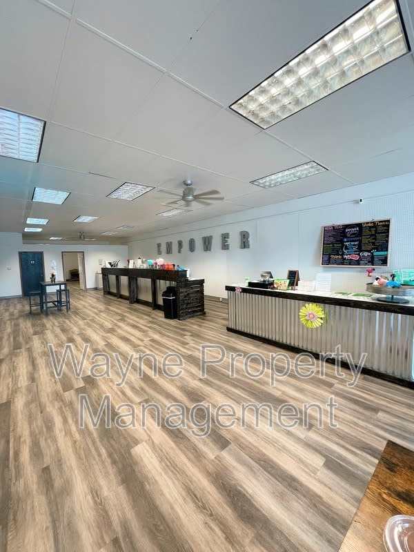 637 2Nd St – photo 1 of 17