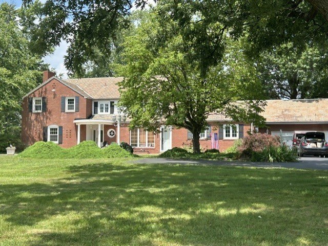 29 College Dr – photo 1 of 41