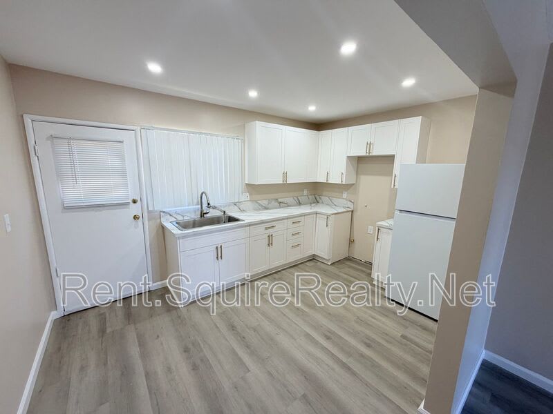 936 W. Foothill Blvd – photo 1 of 3