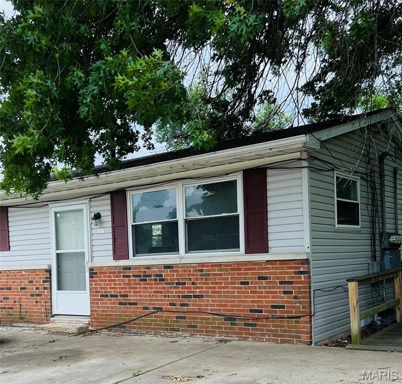 1007 W Corbin – photo 1 of 6