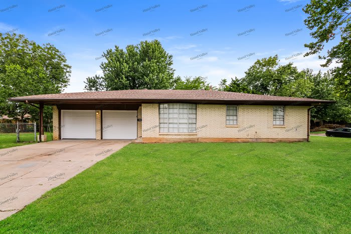 601 Royal Avenue – photo 1