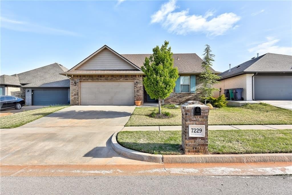 7229 NW 146th Street – photo 1