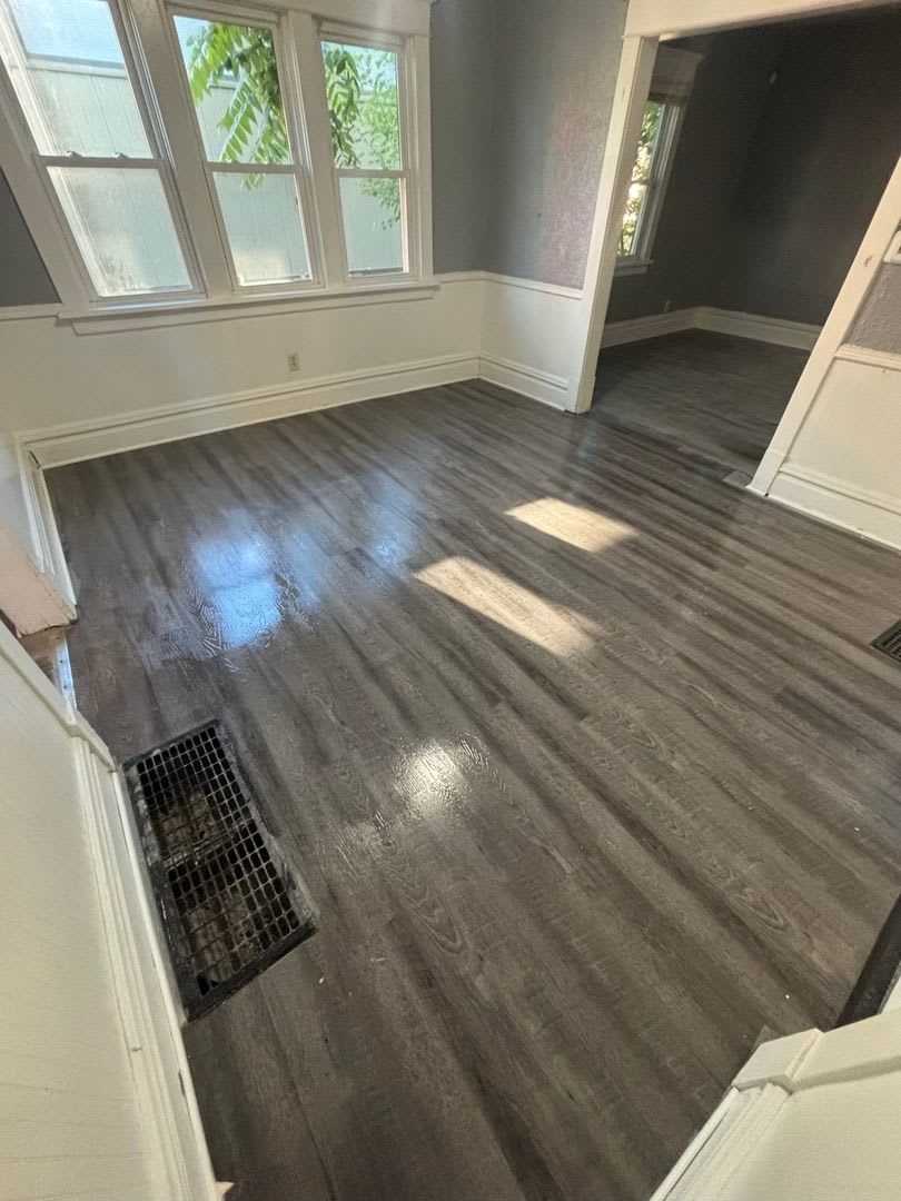 Large 4 bedroom 2 bathroom House – photo 1