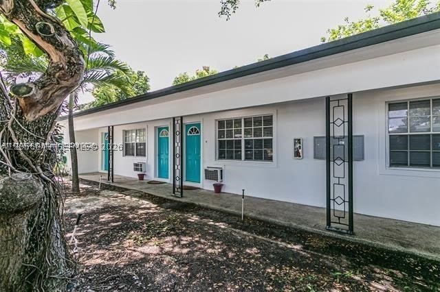 1717 Ne 12Th St – photo 1