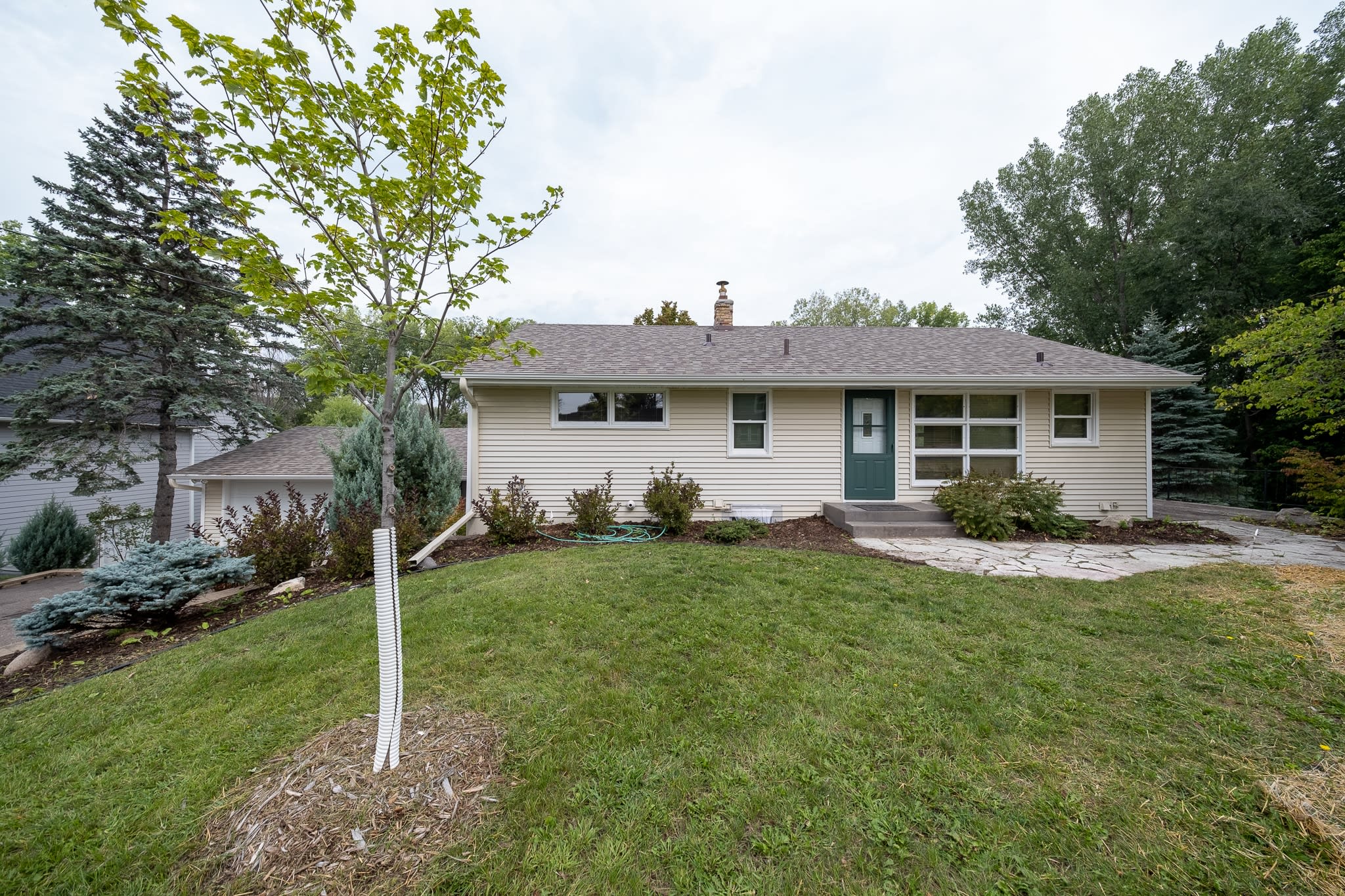 1140 Evergreen Ln N – photo 1 of 248