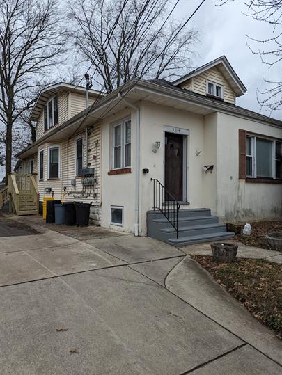 504 Cedarcroft Ave C – photo 1 of 12
