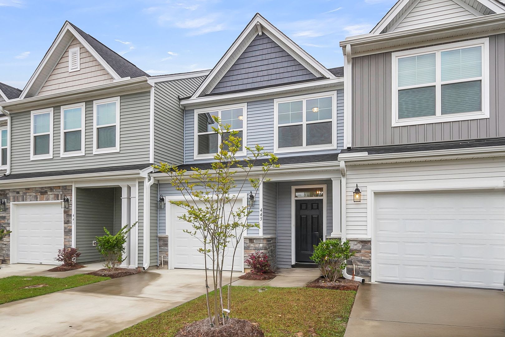 Move-In Ready Home in the Heart of Goose Creek – photo 1