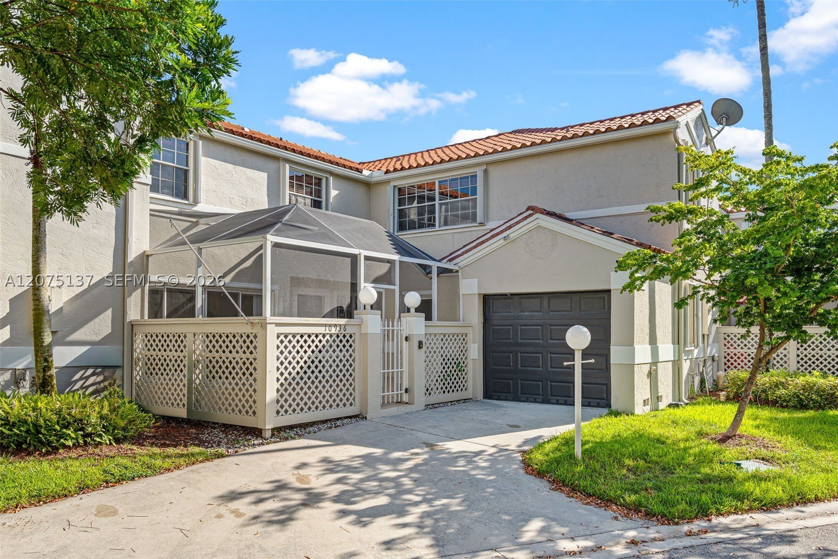 10936 Long Boat Dr – photo 1 of 40