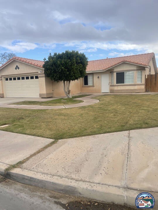 680 Sequoia – photo 1 of 31
