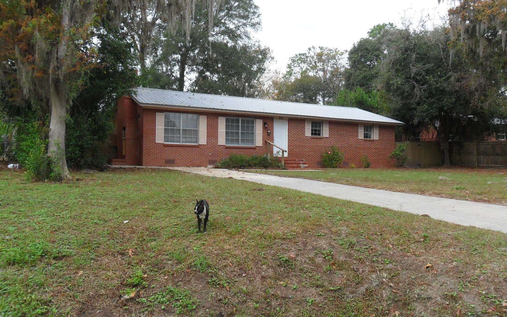 506 NW GWEN LAKE AVE. – photo 1 of 12