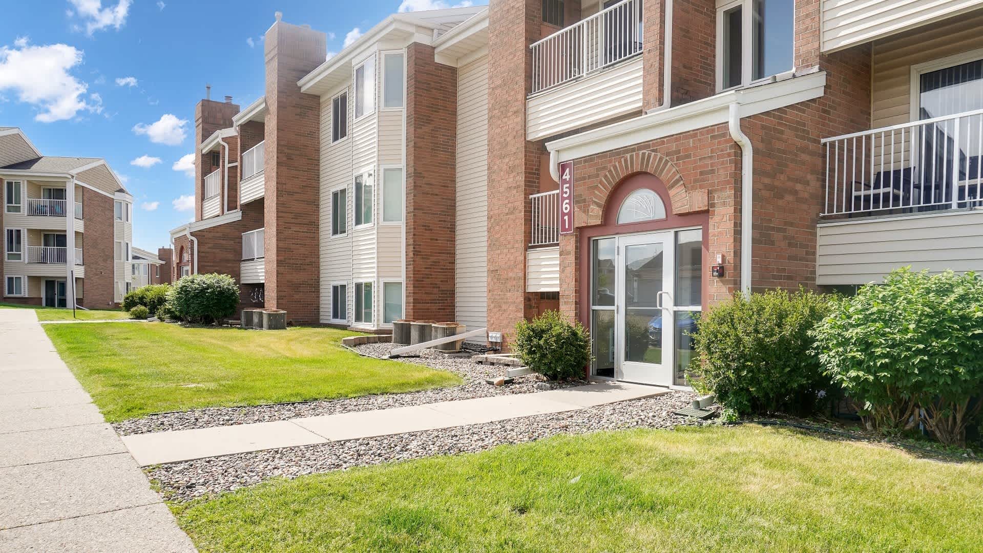 Cinnamon Ridge – photo 1 of 232
