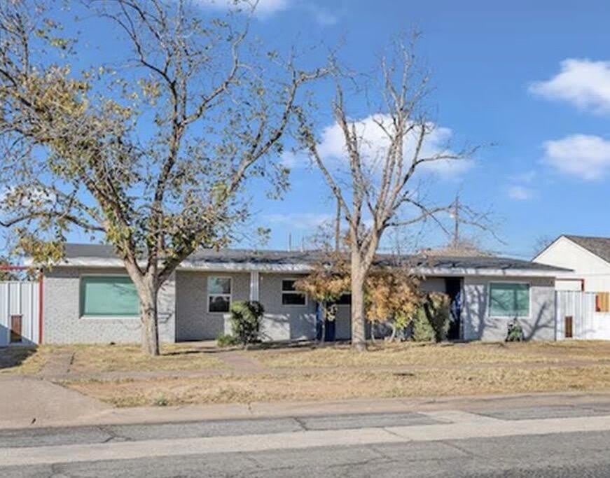 1111 Maple Ave – photo 1