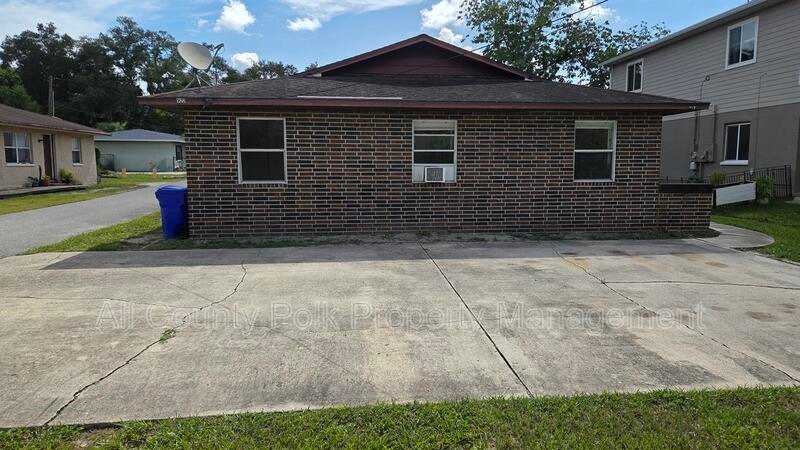 522 Pinewood Avenue – photo 1