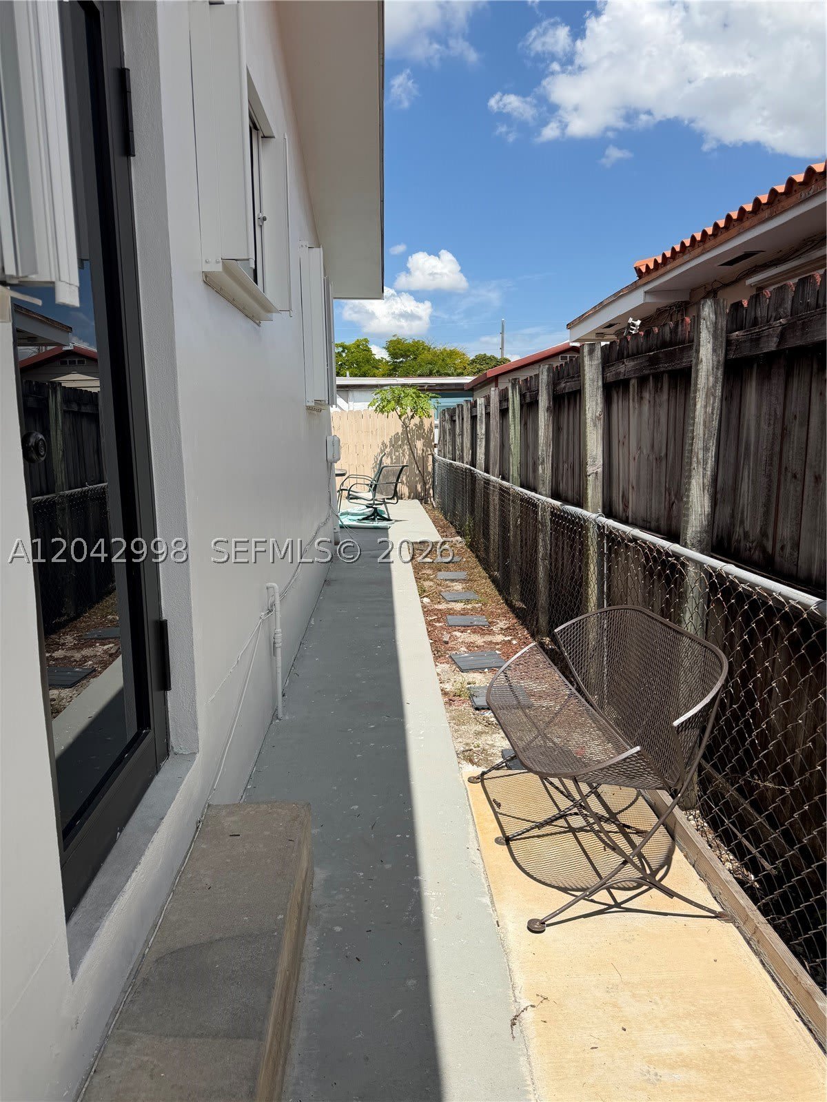 612 NW 43rd Ct – photo 1