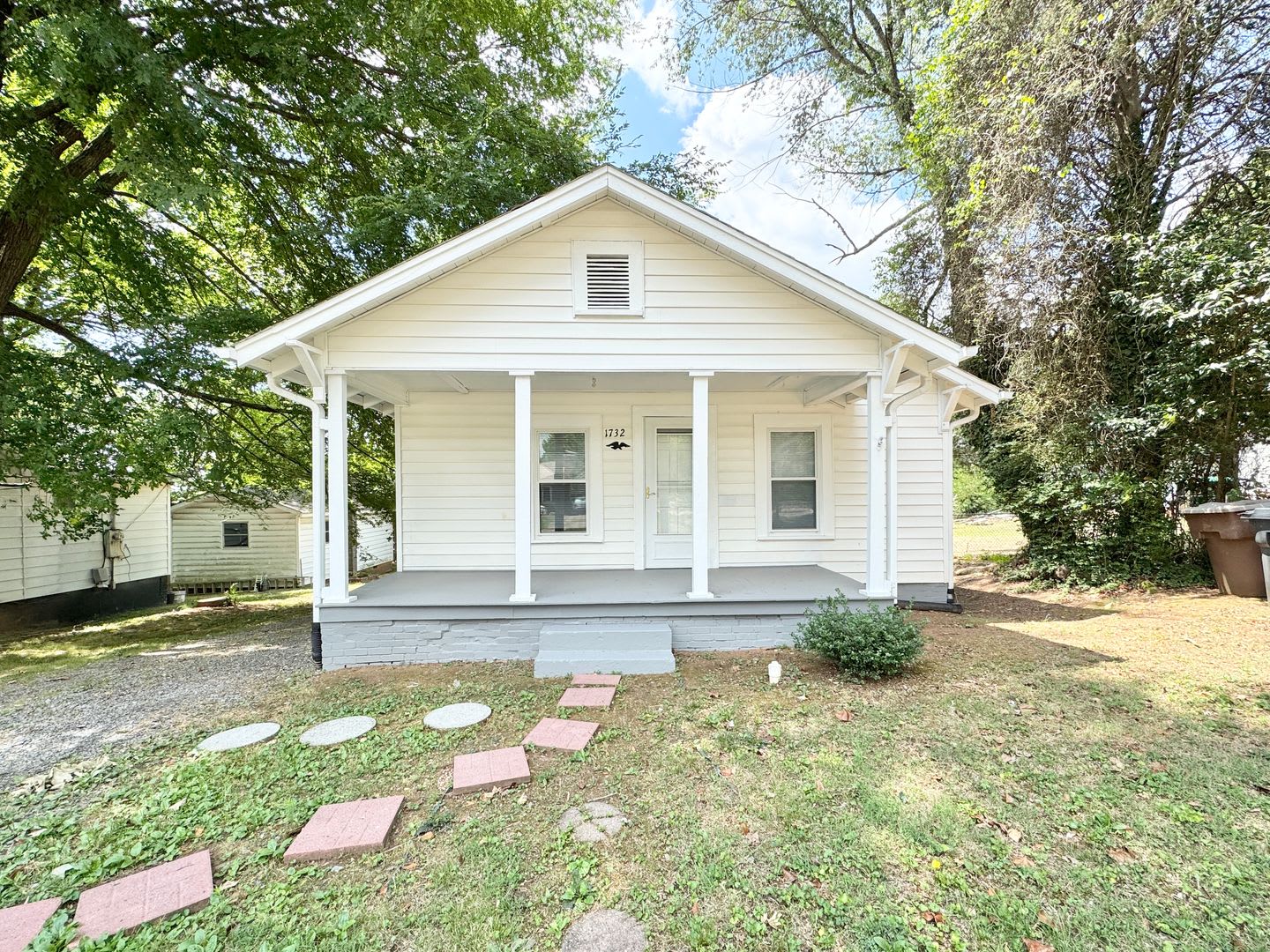 Adorable 1Br Home With Office Den – photo 1