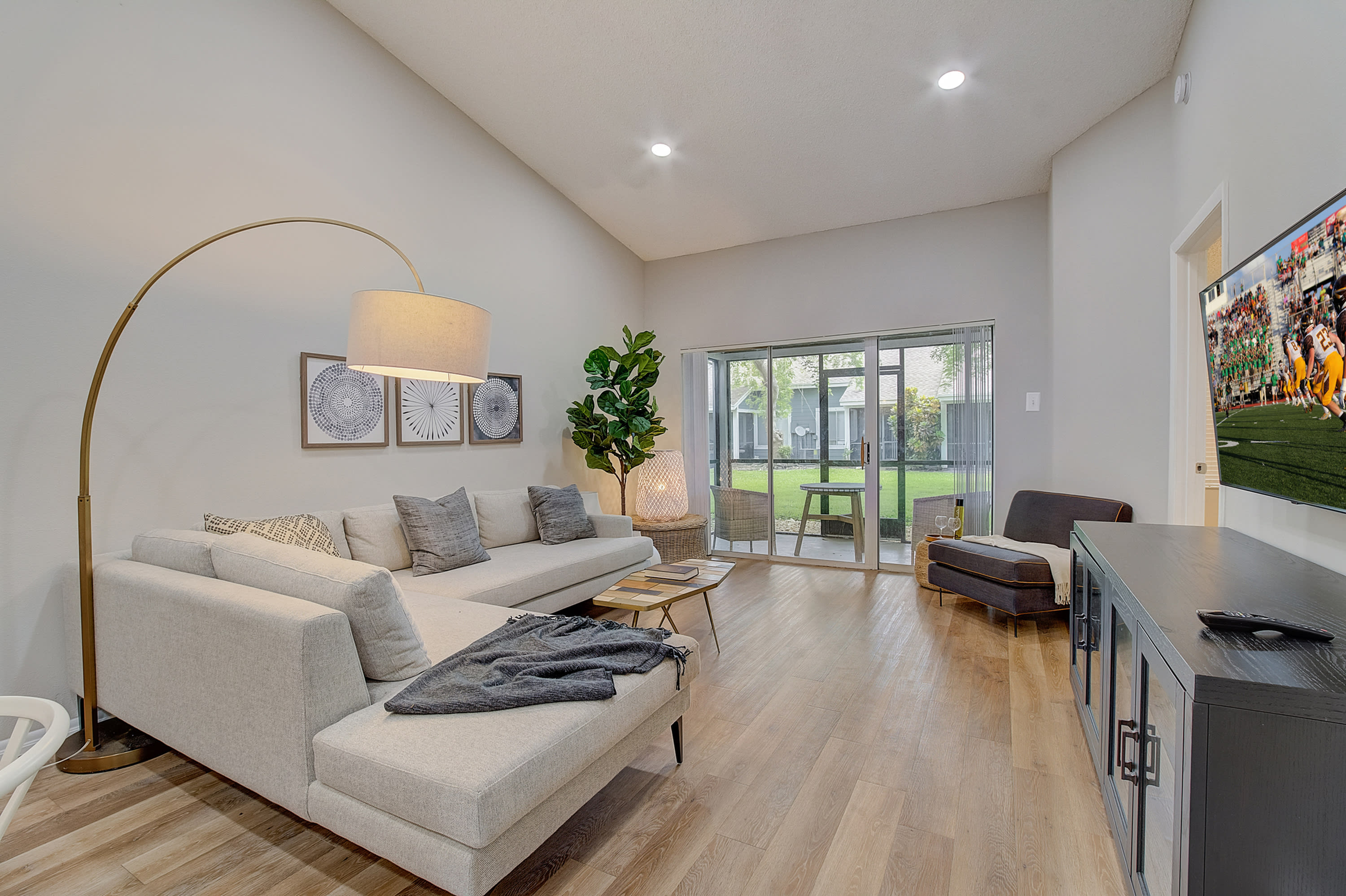 Addison Place Apartments – photo 1