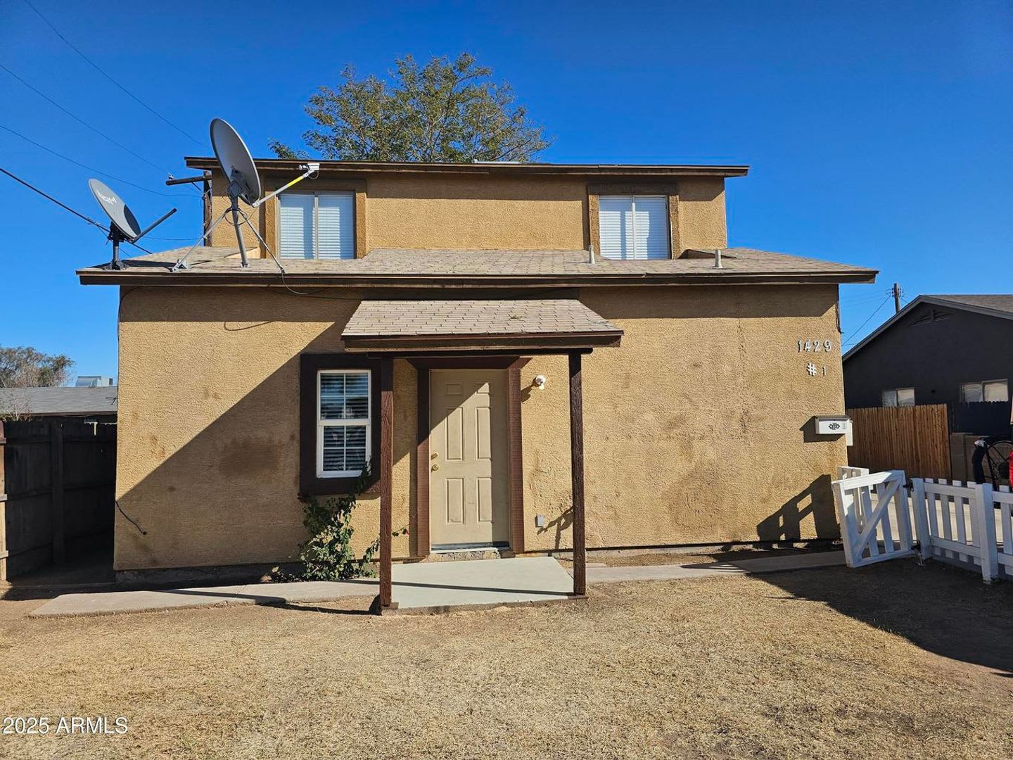 FREE RENT INTERESTED 3BR 1 BATH SINGLE FAMILY HOME BACK UNIT – photo 1