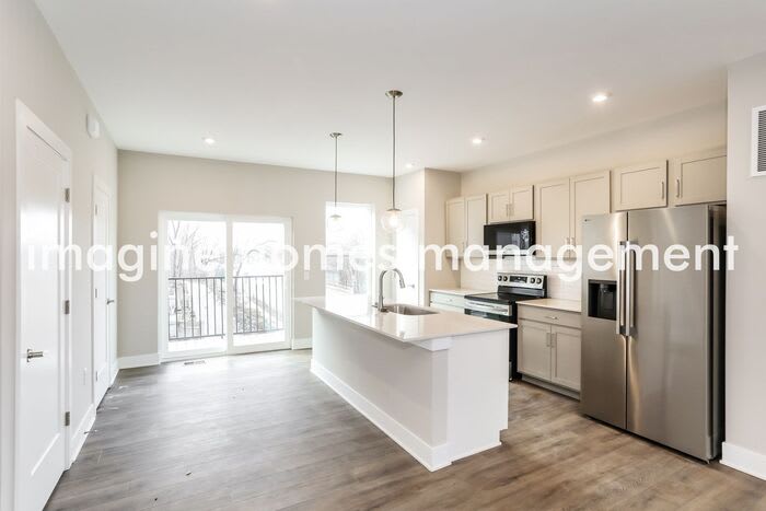 664 Crown Street – photo 1
