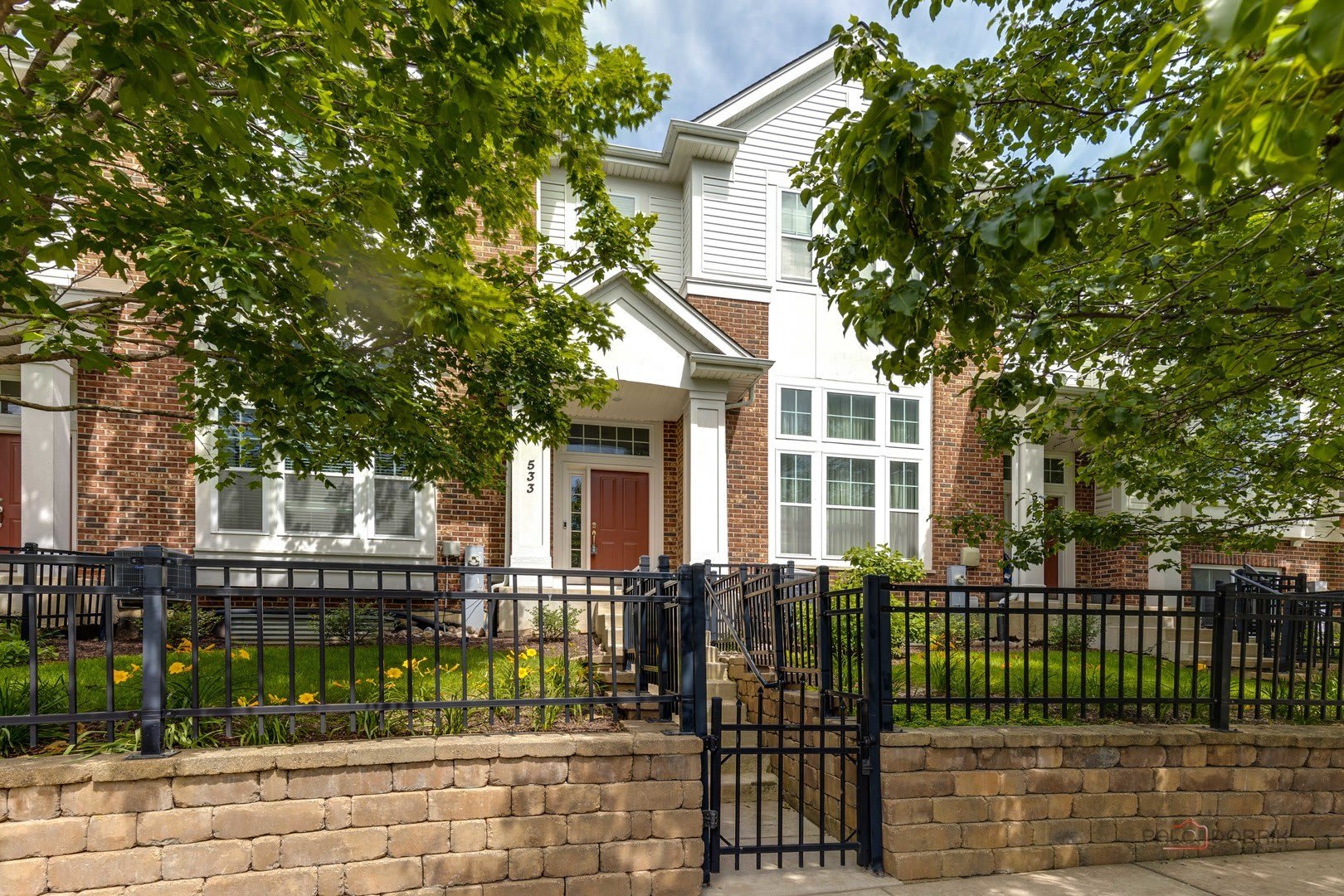 533 Plaza Place – photo 1