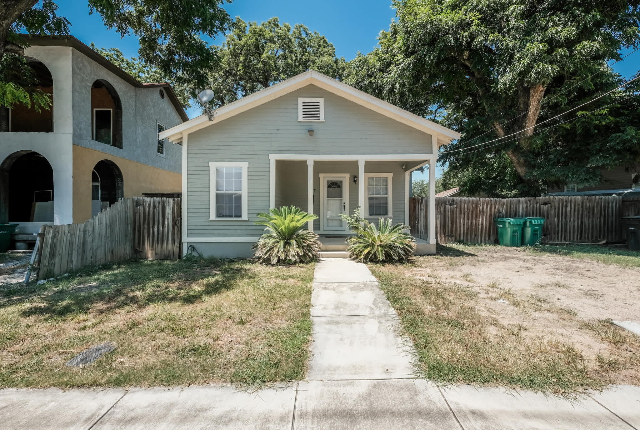 207 Hill St – photo 1