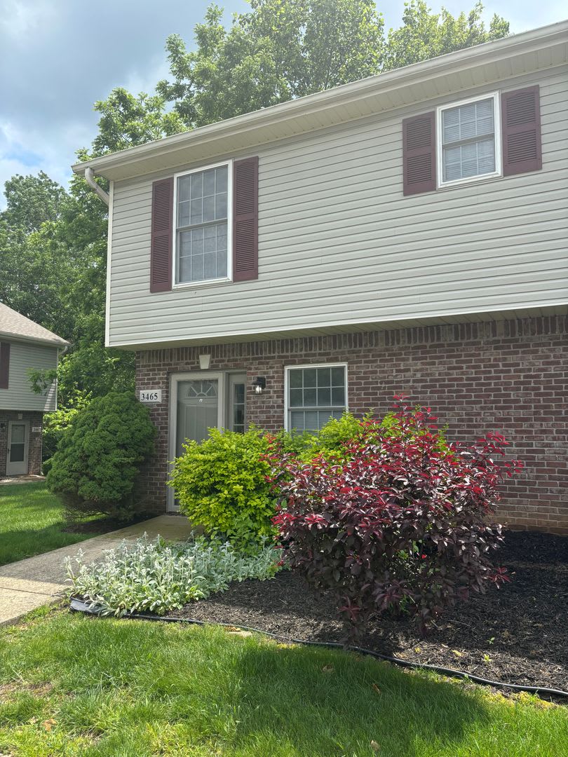Oaklawn Park 3 Bedroom 2 5 Bath Townhome – photo 1