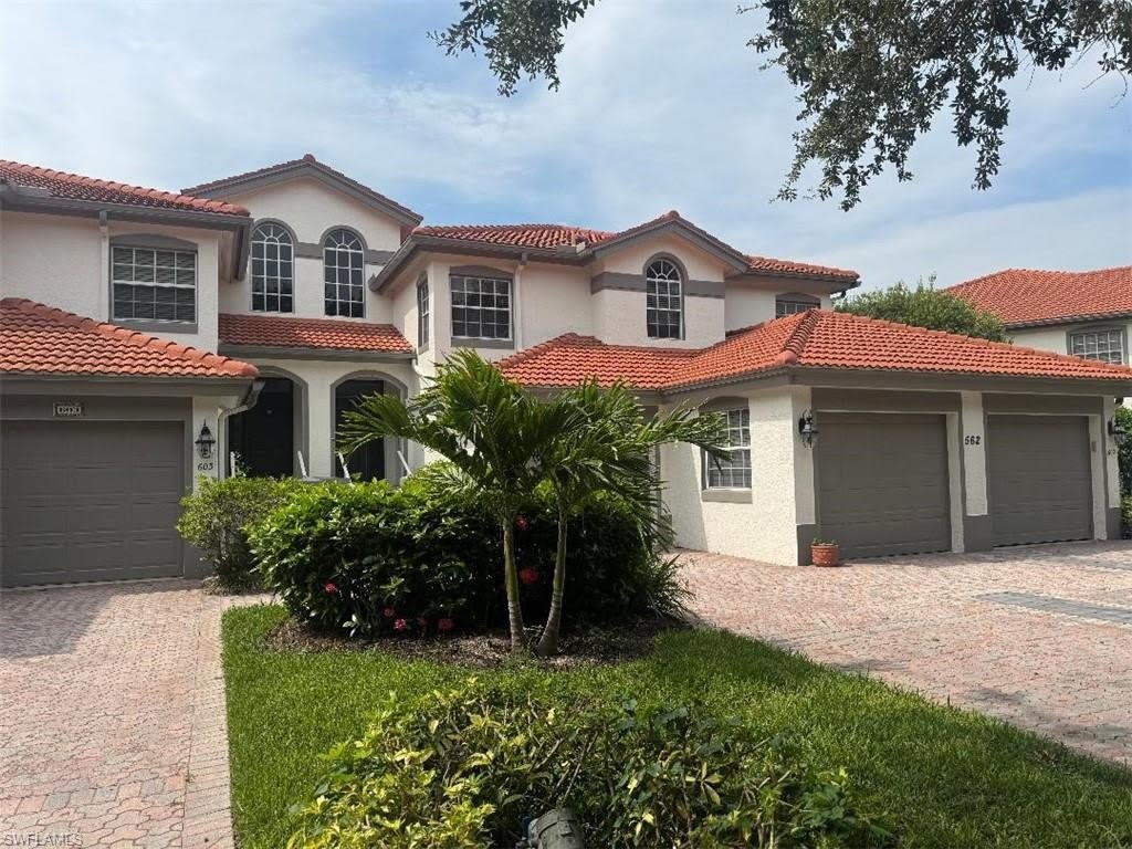 562 Laguna Royale Blvd – photo 1 of 19