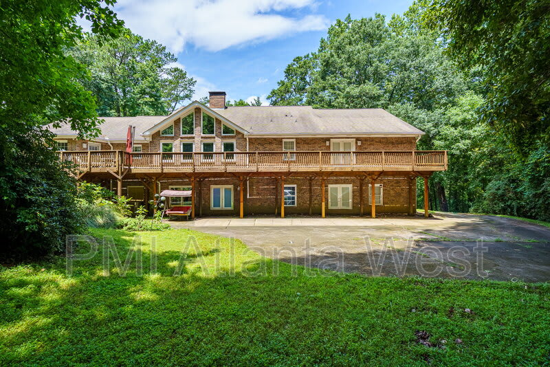 2215 Spalding Drive – photo 1