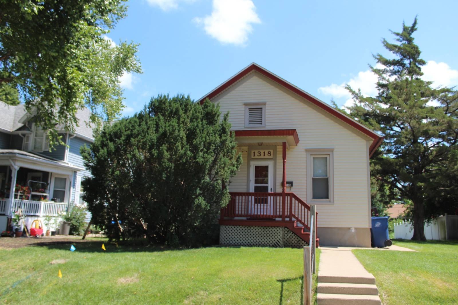 1318 Campbell – photo 1 of 10