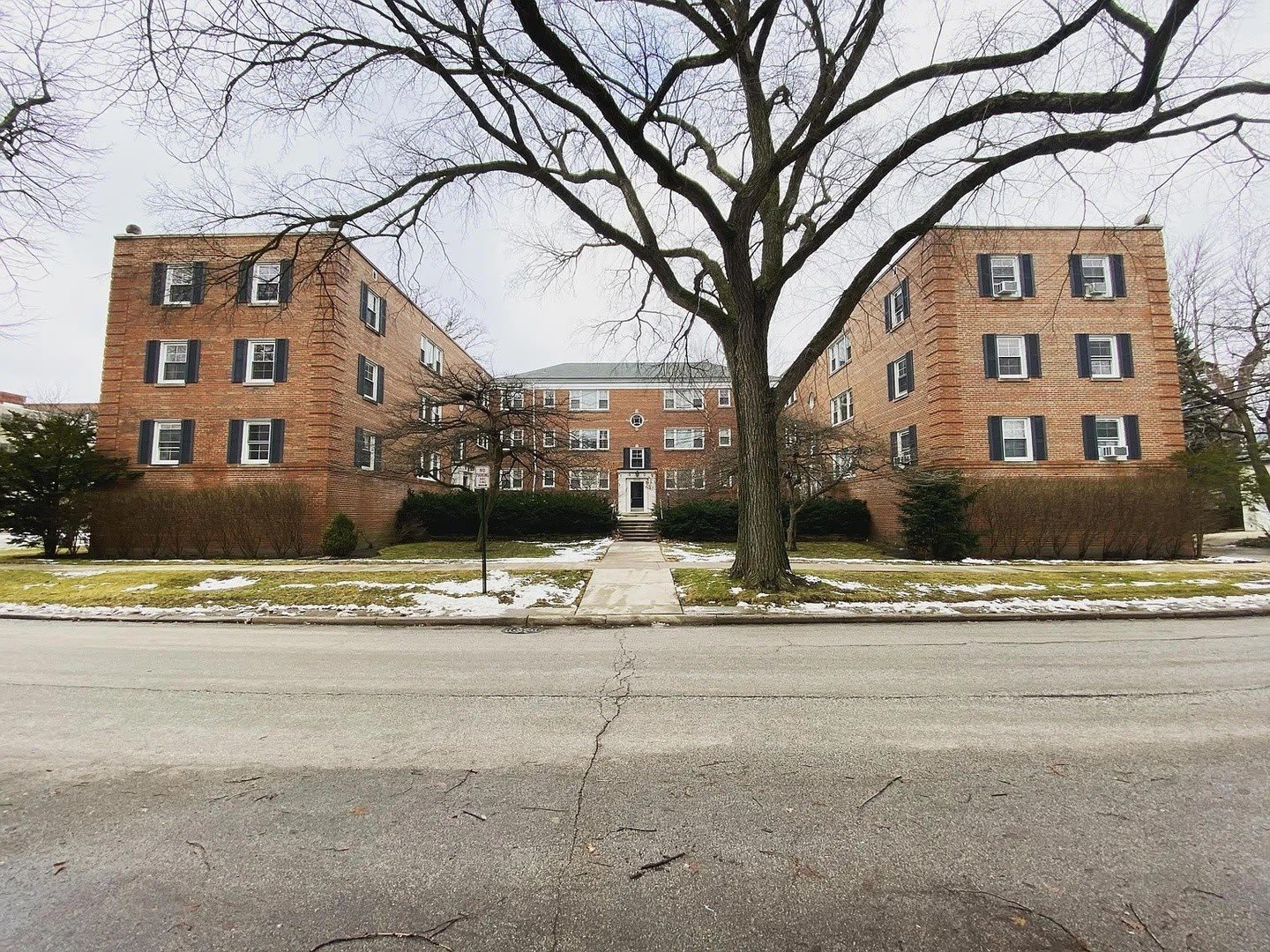 2608 Bennett Avenue – photo 1