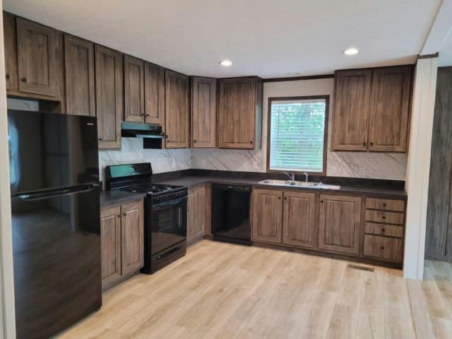 9127 State Highway 25 NE – photo 1 of 8