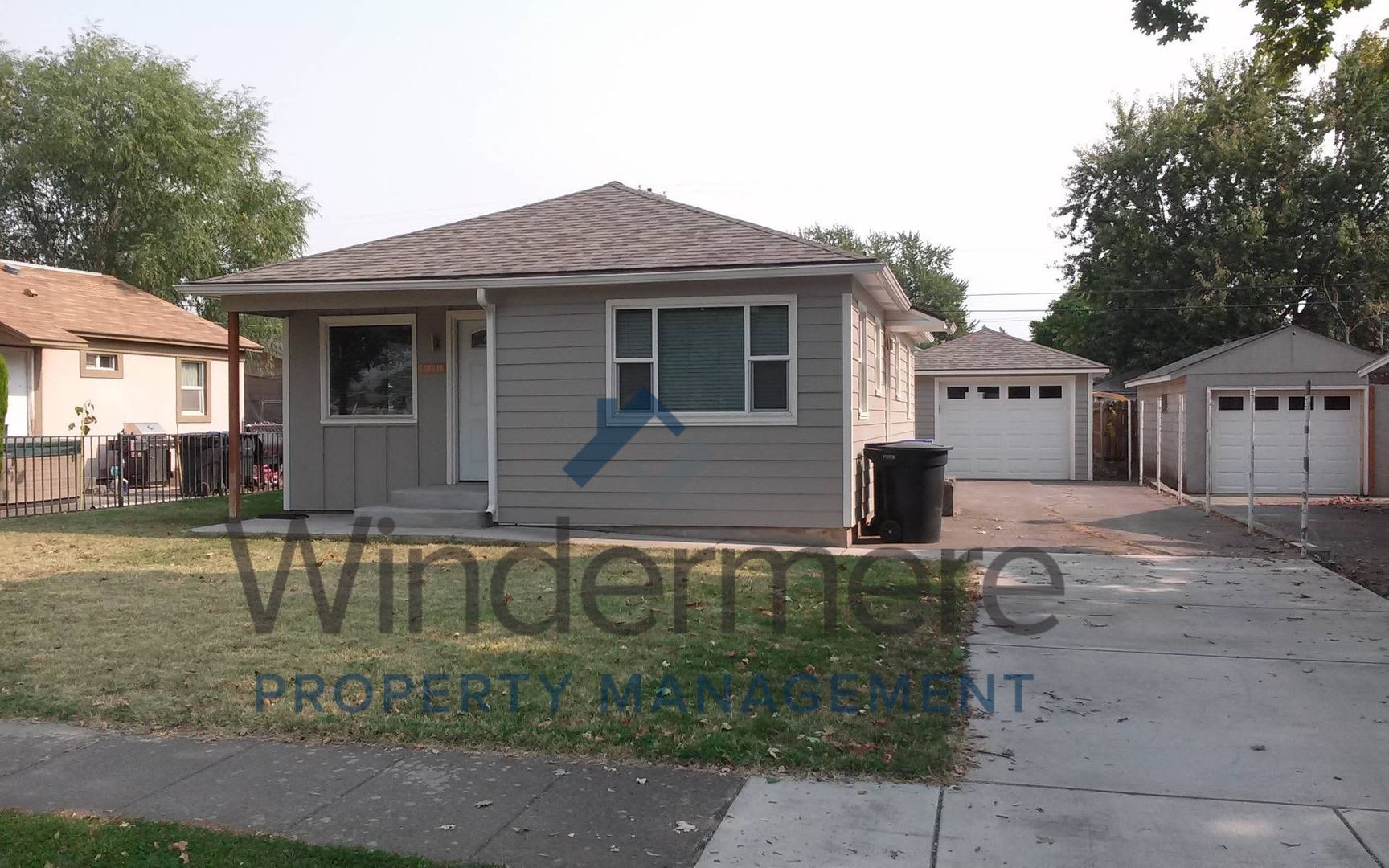 1049 St John – photo 1