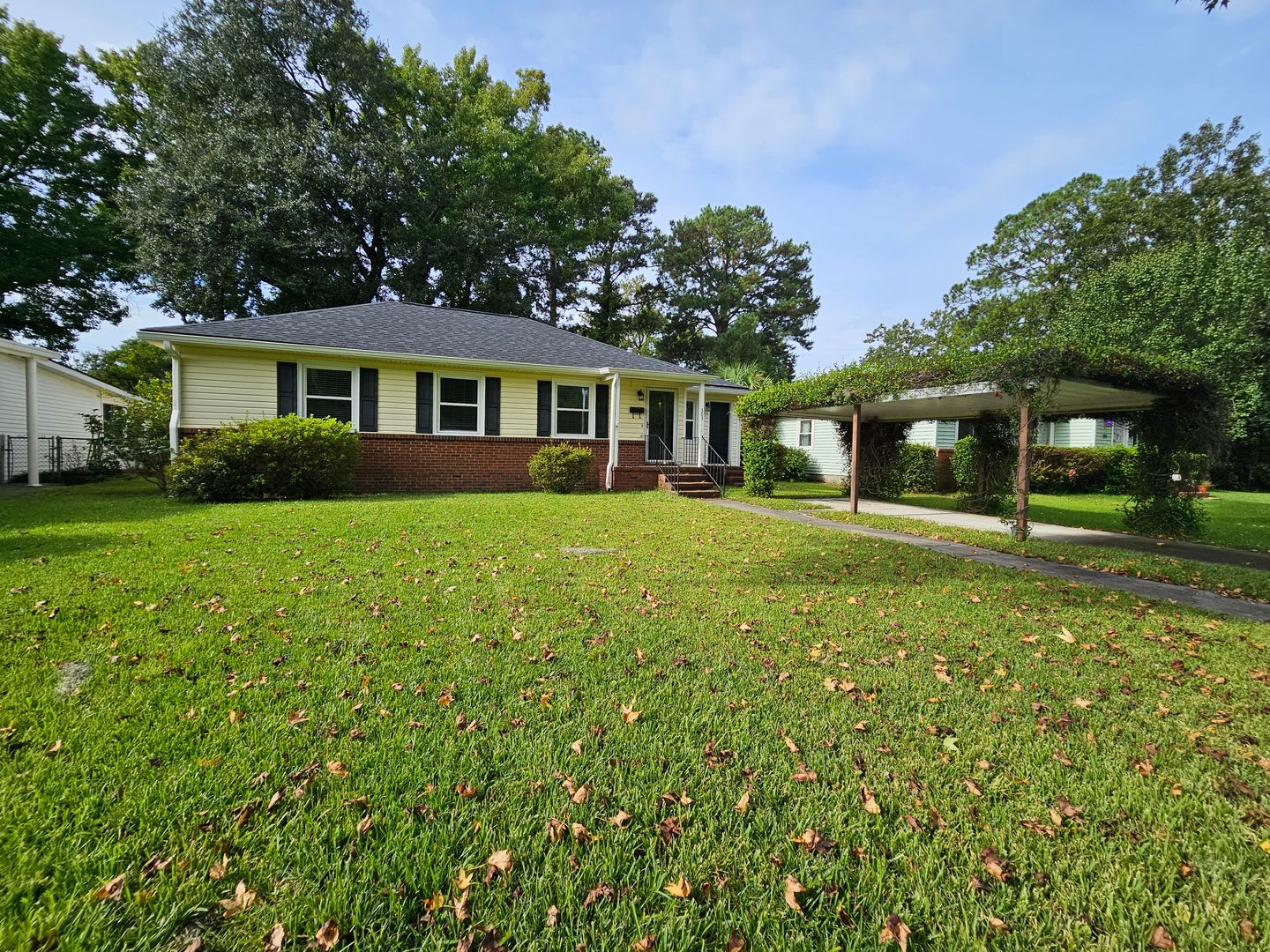 **Available Now** 303 Brandywine Rd. Savannah Ga. – photo 1