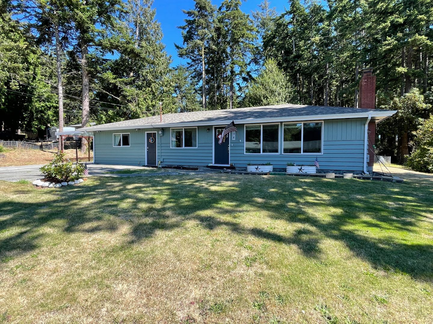 Spacious 3-Bedroom Home Near NAS Whidbey with Large Backyard – photo 1 of 17