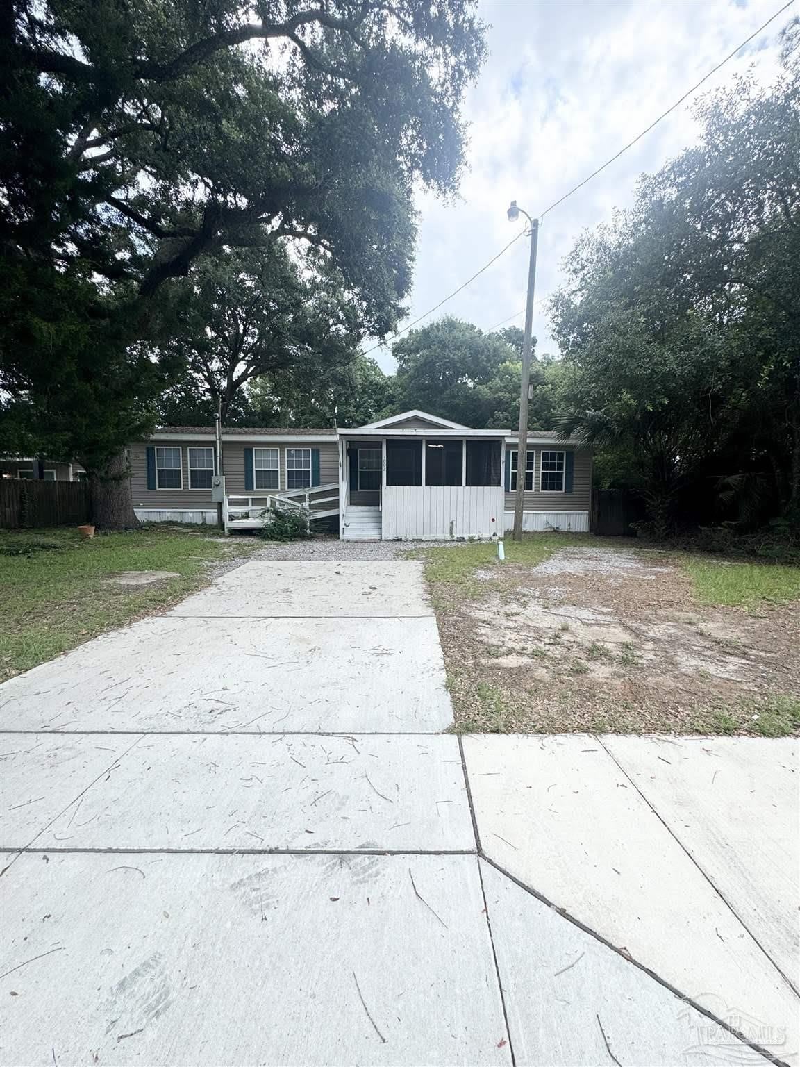 1002 Mills Ave – photo 1 of 26