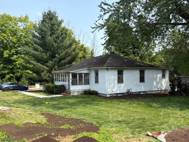 114 Washington Valley Rd – photo 1 of 3
