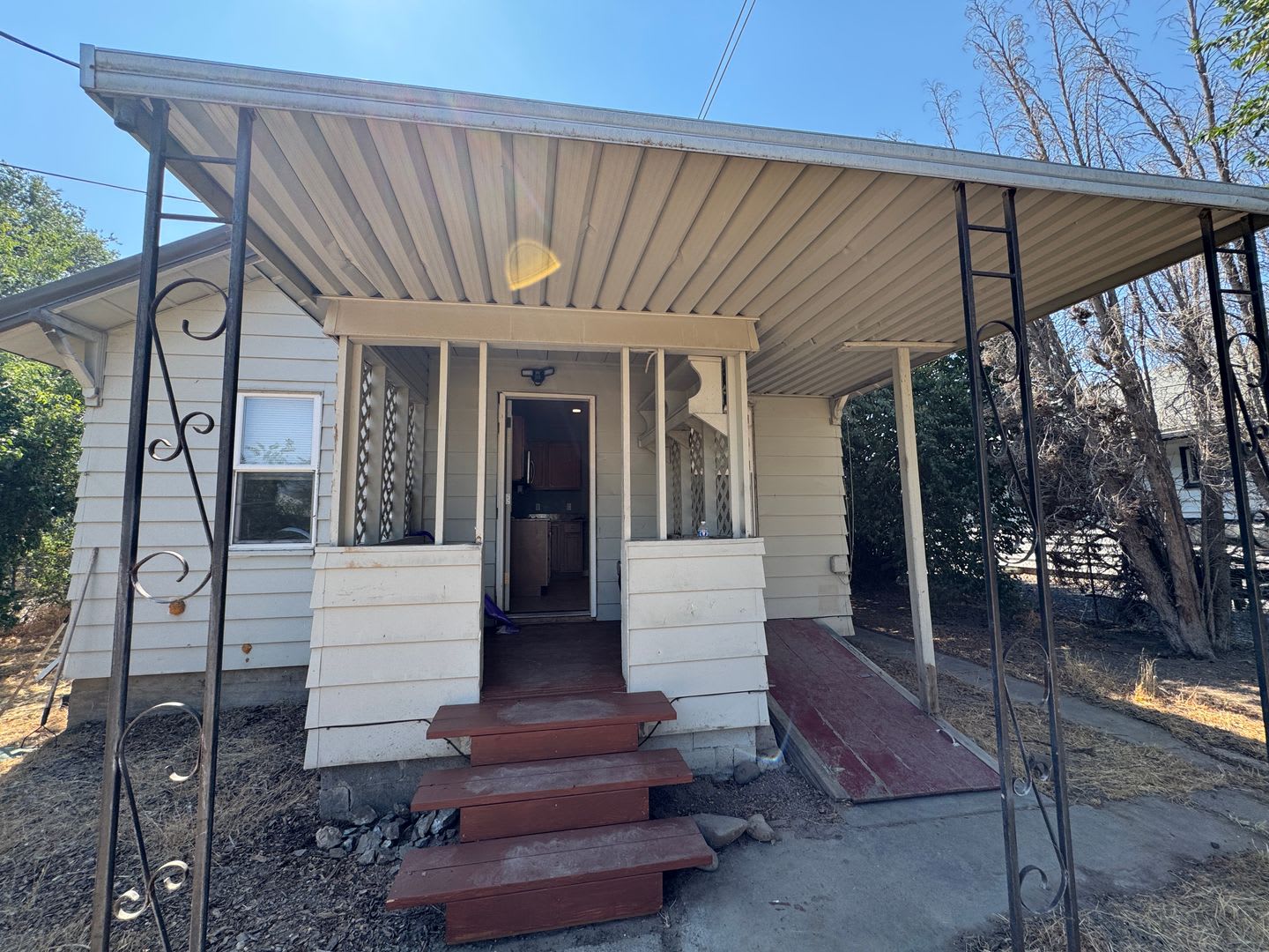 Non-refundable and security deposit total: $1300 – photo 1 of 9