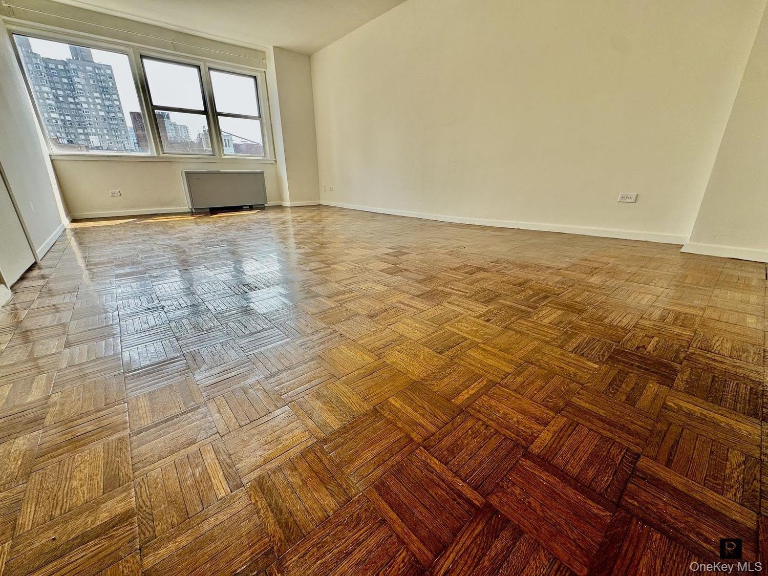 525 E 82nd Street – photo 1