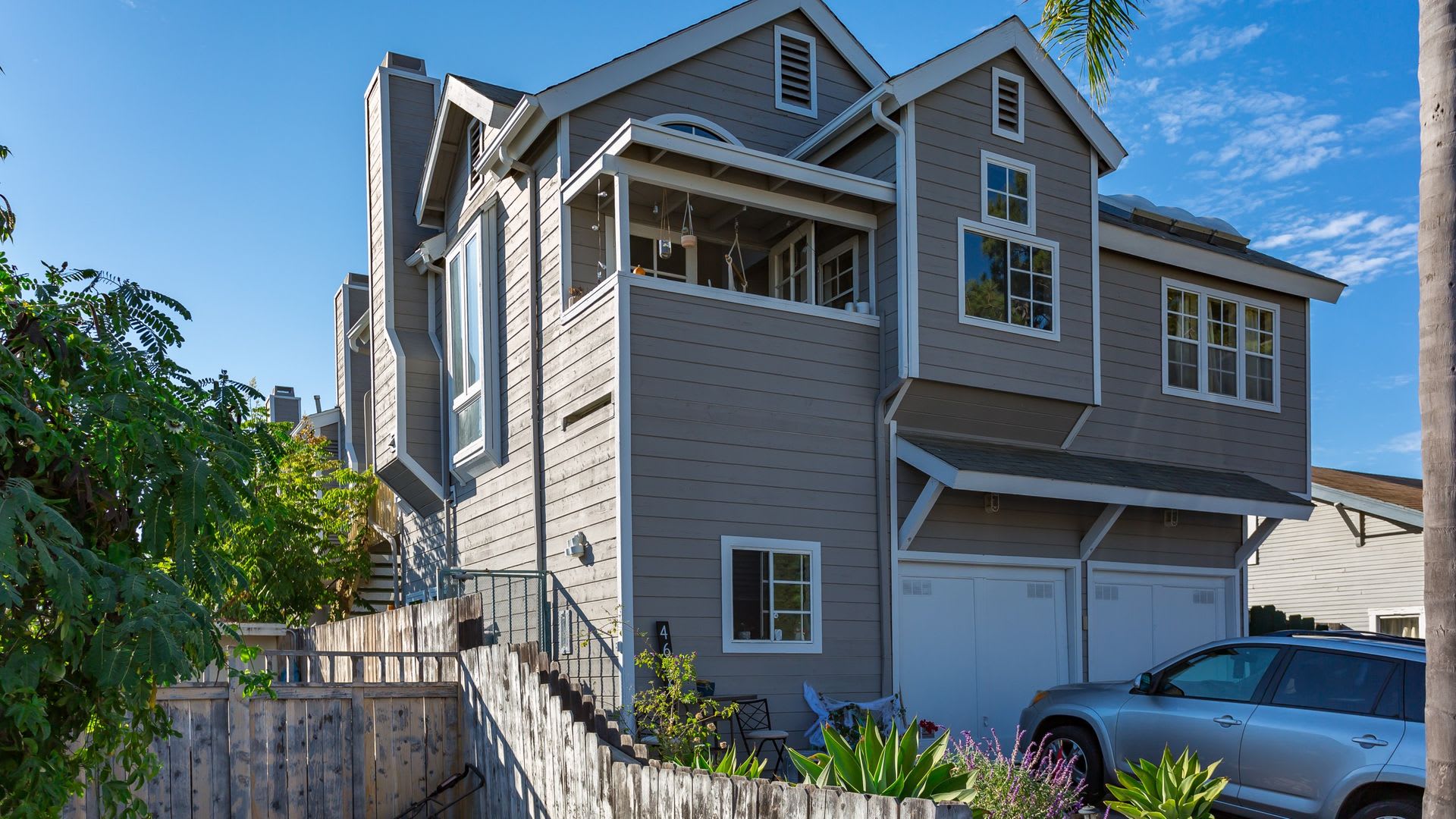 Updated Condo in University Heights – photo 1