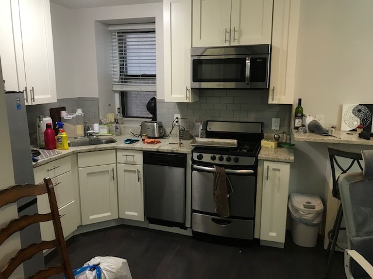 Nicely renovated 2 bed in the heart of Fenway! – photo 1