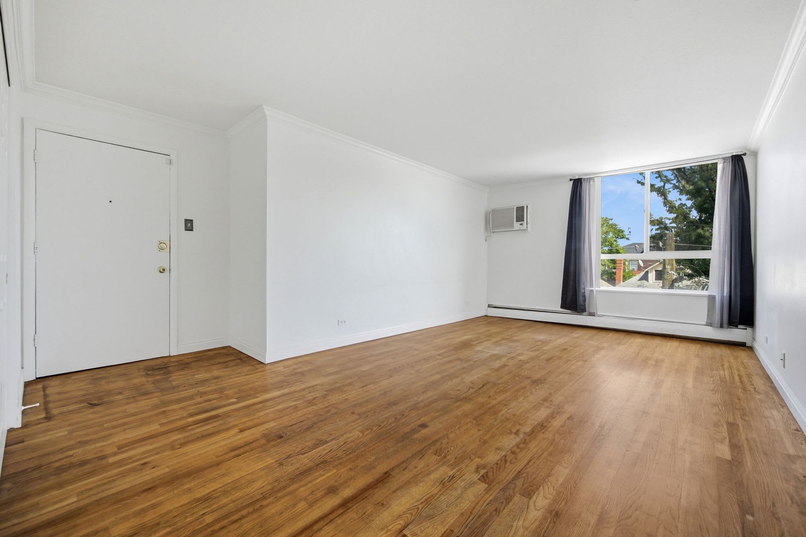Sunny Corner Condo in the Heart of Capitol Hill – photo 1