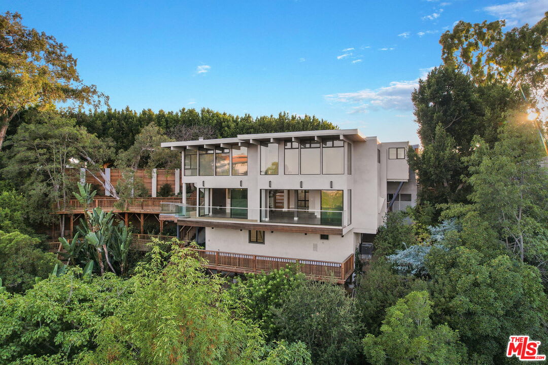 2000 Westridge Road – photo 1