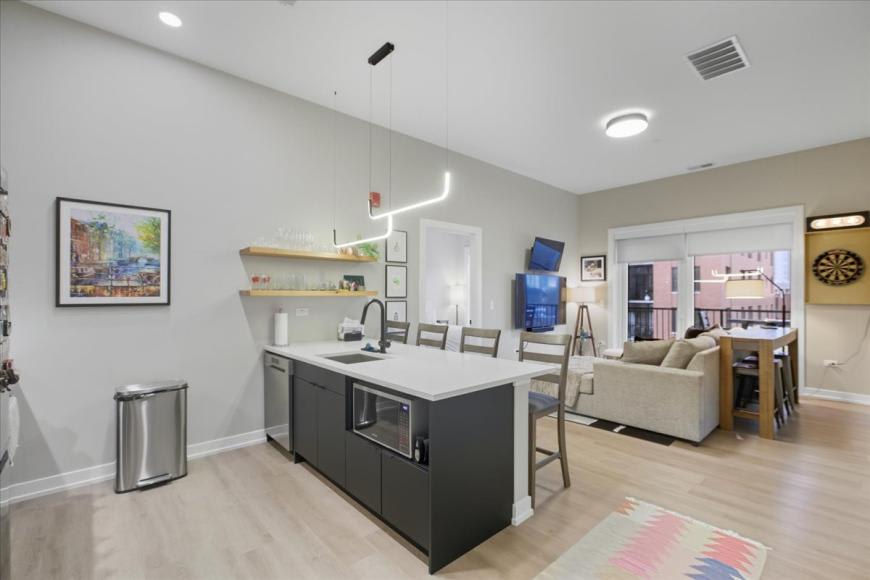 3217 North Clark – photo 1
